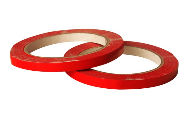Afbeeldingen van Zak à 16 rol tape 0,9 cm/66 mtr pvc rood 