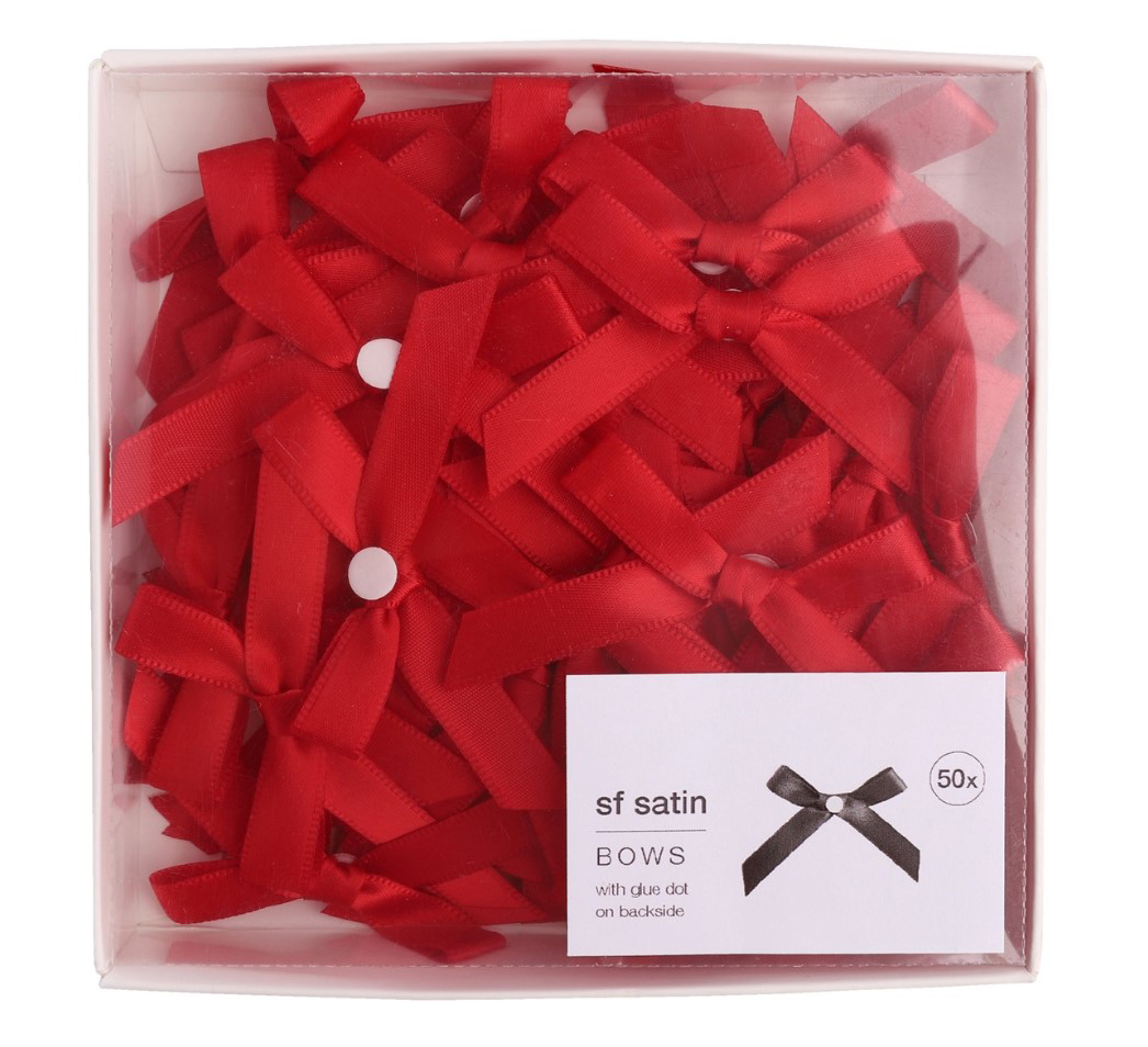 Afbeeldingen van Pak à 50 cadeaustrik satijn 5,5x5 cm rood met plakker
