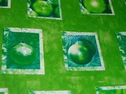 Afbeeldingen van Rol Kerstpapier 30 cm/215 mtr Bal groen (ucl)