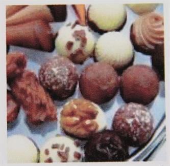 Afbeeldingen van Pak à 20 servetten 22x22 cm 3 laags Bonbons  