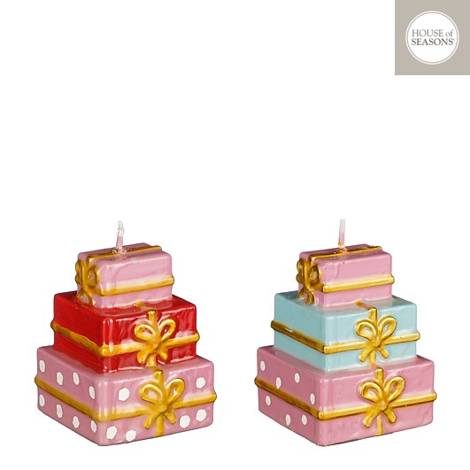 Afbeeldingen van Kaars 5,5x5,5x7,1 cm stapel kadootjes assorti