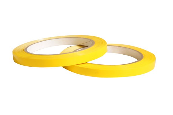 Afbeeldingen van Zak à 16 rol tape 0,9 cm/66 mtr pvc geel